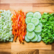 Cortes básicos com faca para você brilhar na cozinha