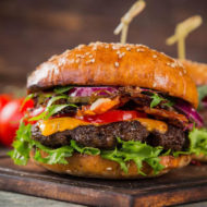 Dia Mundial do Hambúrguer com promoções em São Paulo
