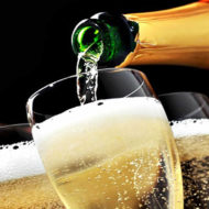 Restaurante promove open bar de vinho e espumante a R$ 49