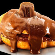 Croasonho lança croissant com Alpino e pó de ouro