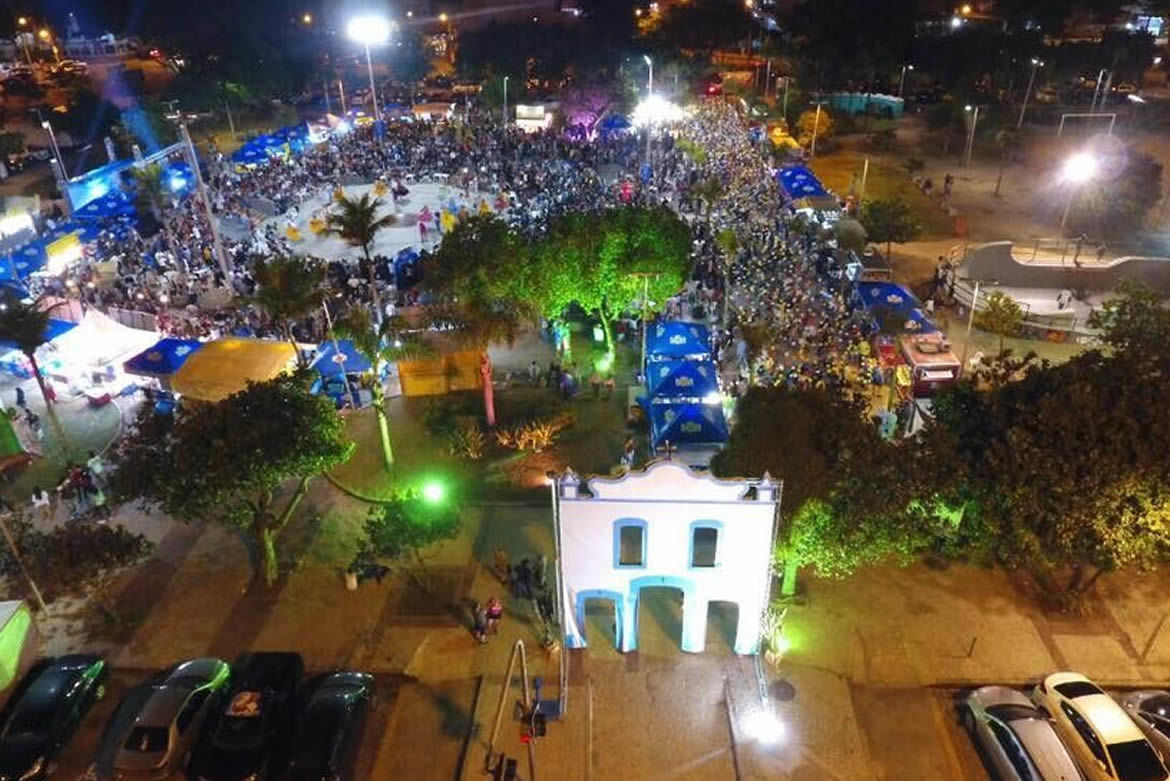 Já em ritmo de São João, feira de Food Truck movimenta Praia da Barra