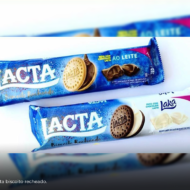 Lacta lança biscoitos recheados Chocolate ao Leite e Laka