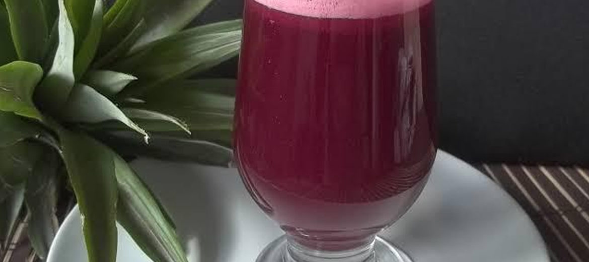 Pink latte, uma bebida à base de beterraba nutritiva e saborosa